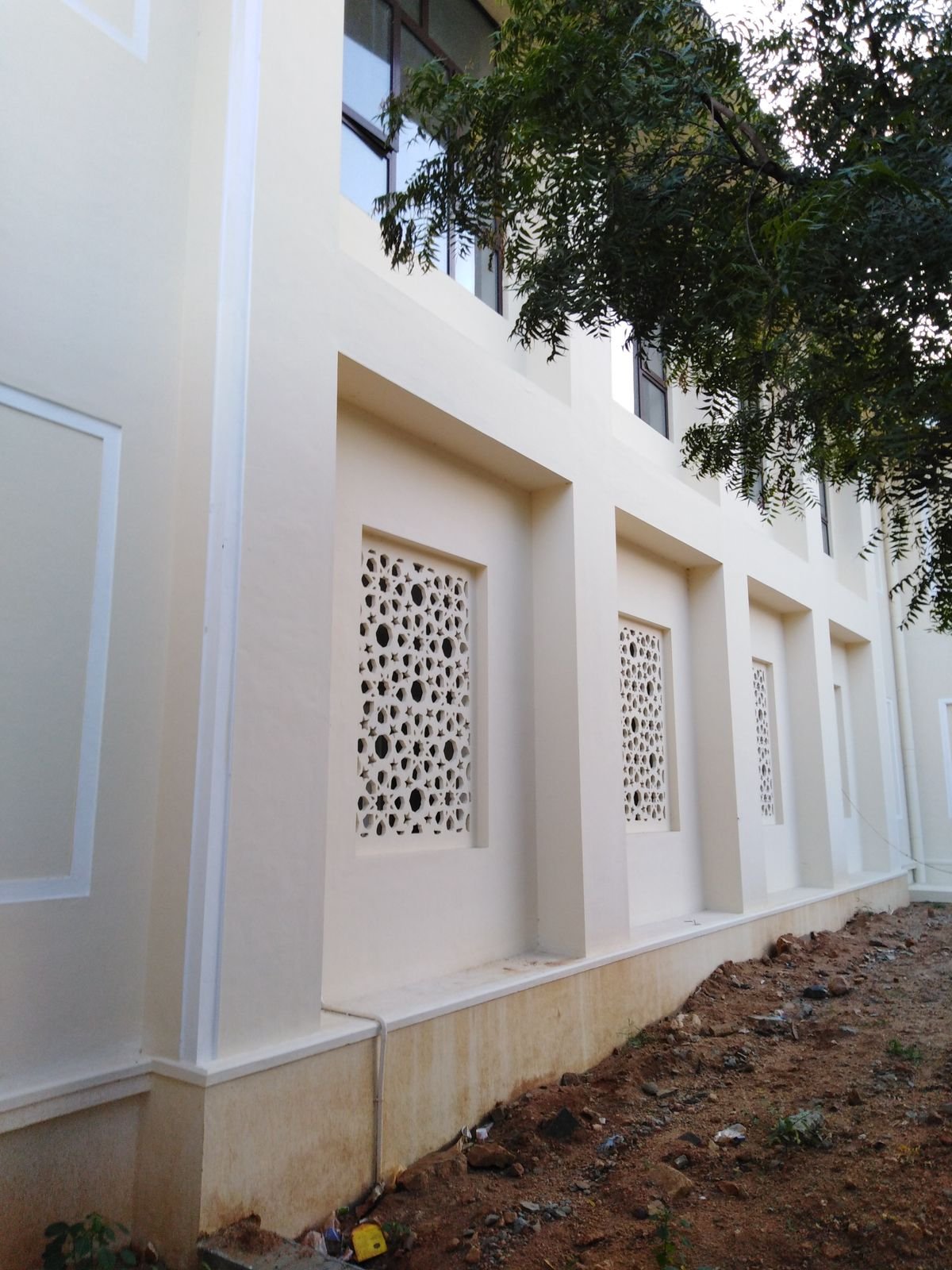 Thiagarajar College of Engineering M.Arch Building - courtyard with pergola